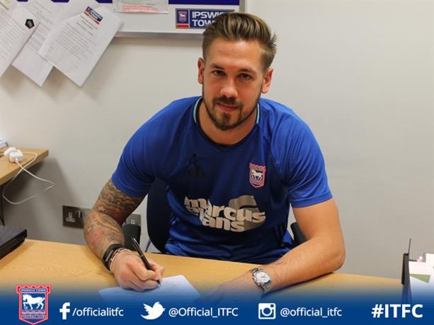 英媒footballtransfers的独家报道，阿森纳不会再继续尝试引进奥斯梅恩，而切尔西会继续尝试引进奥斯梅恩。